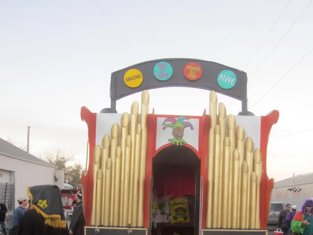 Mini-truck driver sustains minor injuries due to collision with trailer door