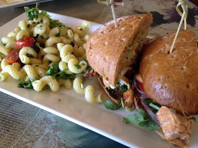 Police discovery of extensive food theft uncovered during vehicle inspection in Wersten, Dusseldorf